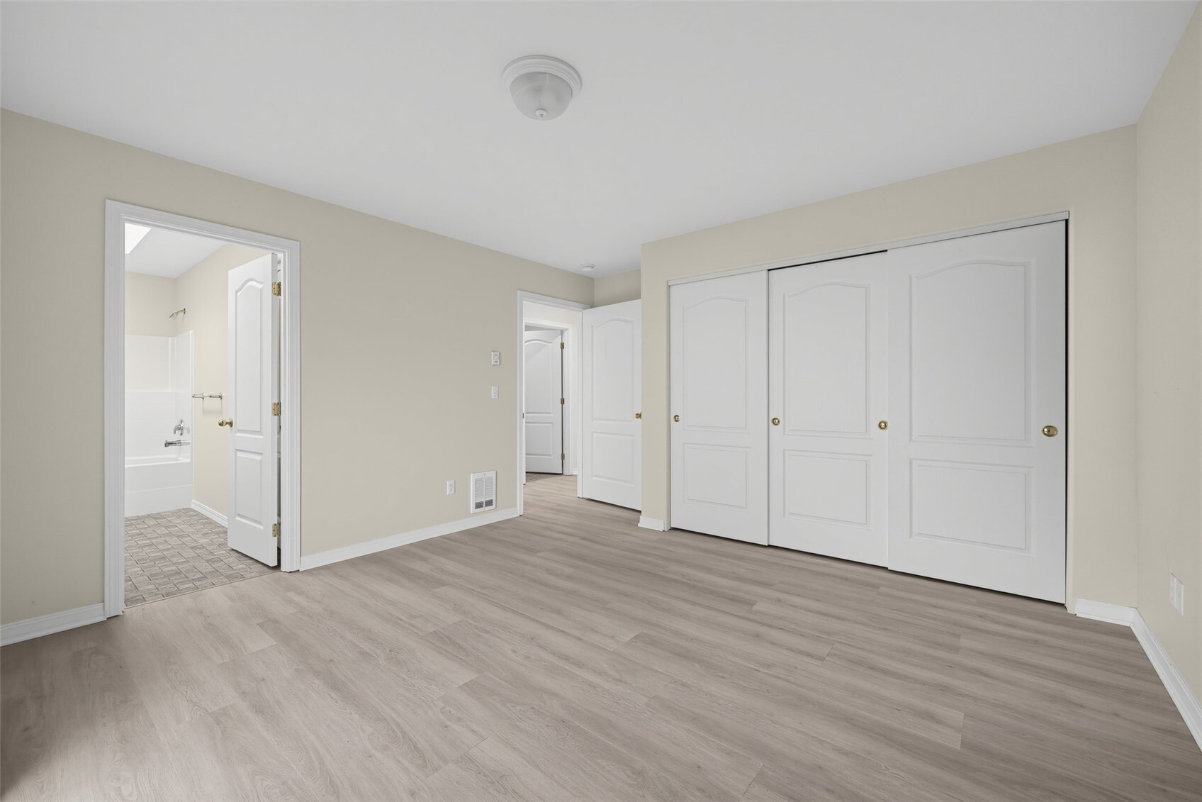 666 Island Circle Property Photo 15