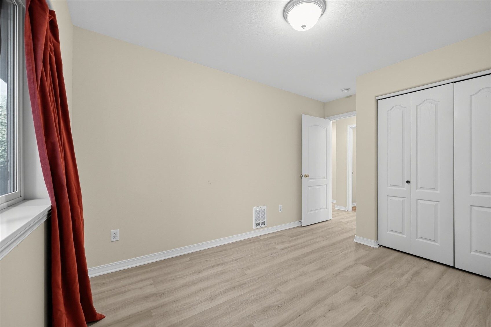 666 Island Circle Property Photo 18