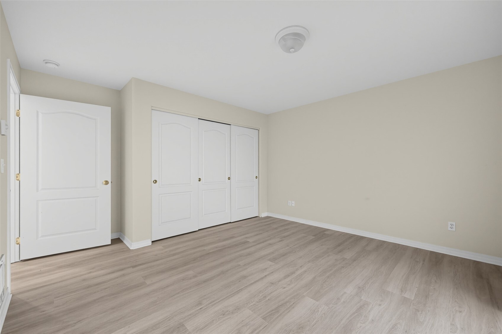 666 Island Circle Property Photo 19