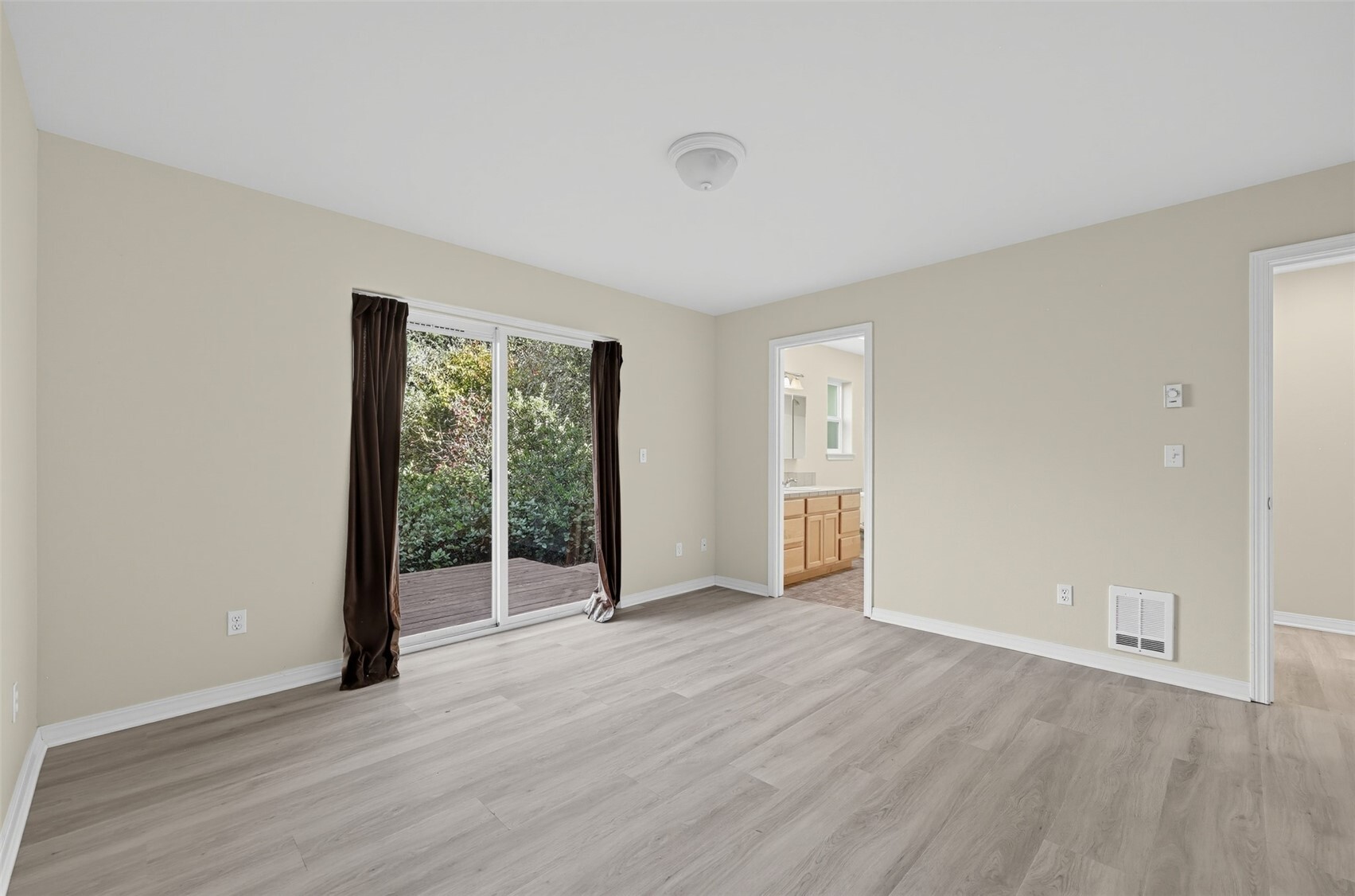 666 Island Circle Property Photo 22
