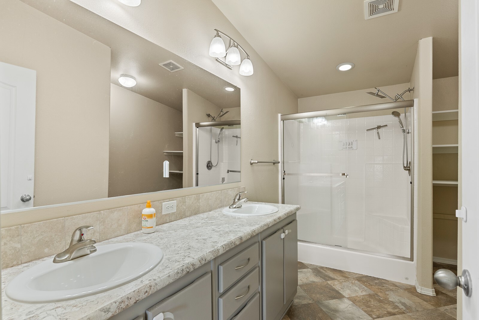 4419 Shoemaker Road Property Photo 11