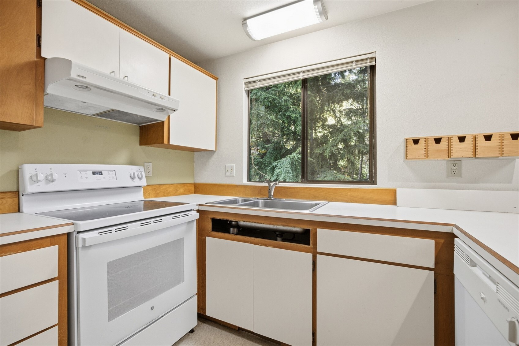 66 68 Louise View Drive Property Photo 10