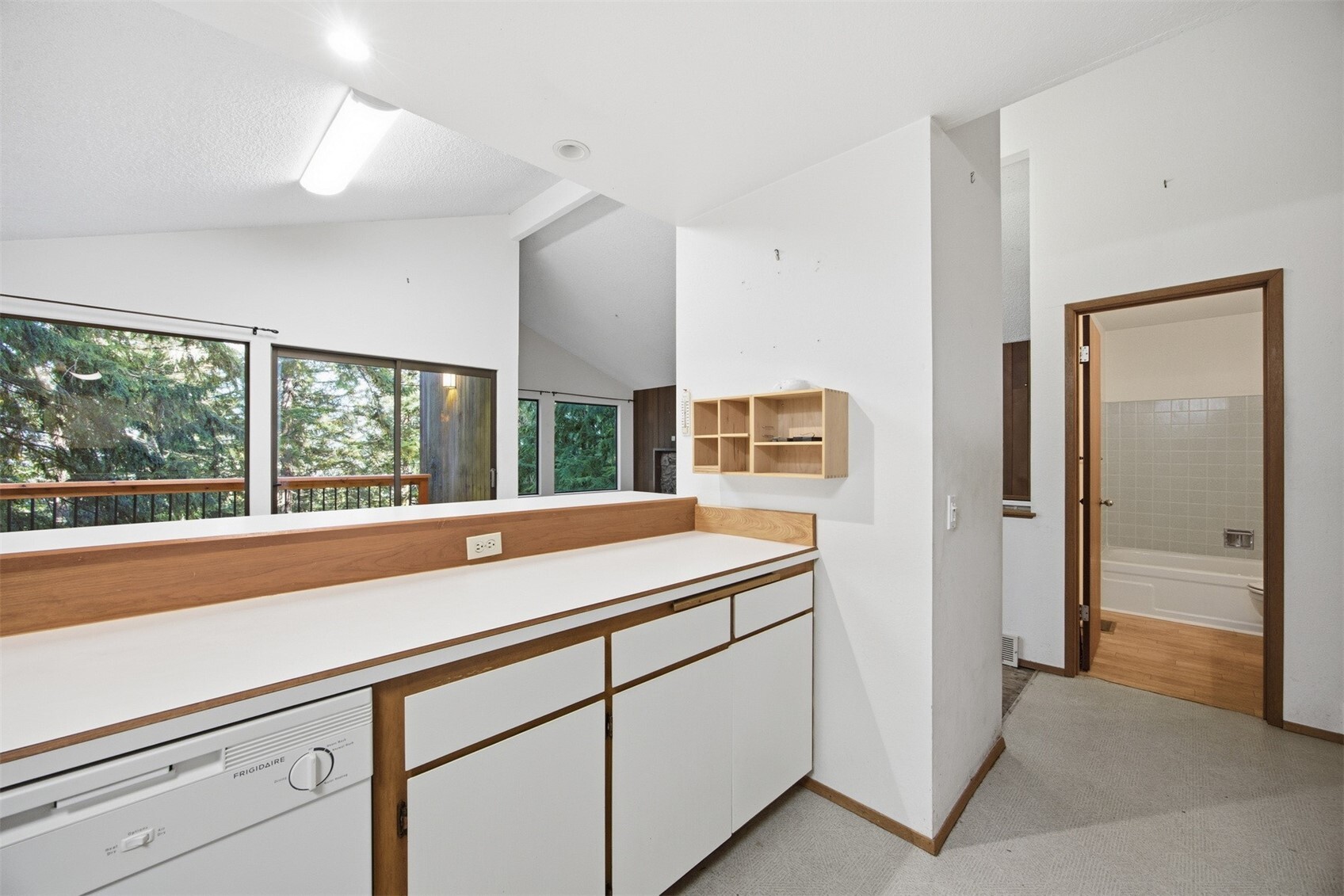 66 68 Louise View Drive Property Photo 11