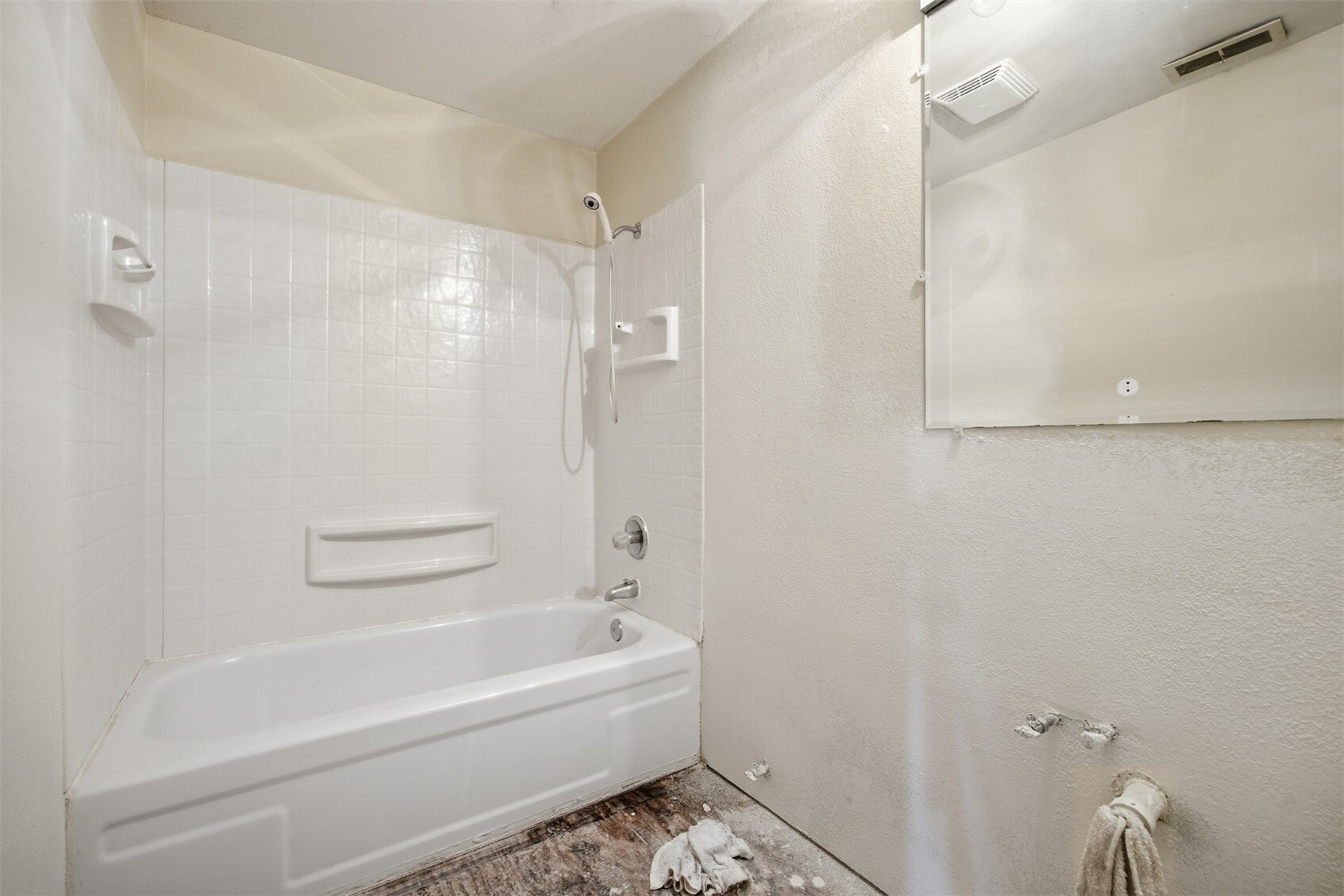 66 68 Louise View Drive Property Photo 25