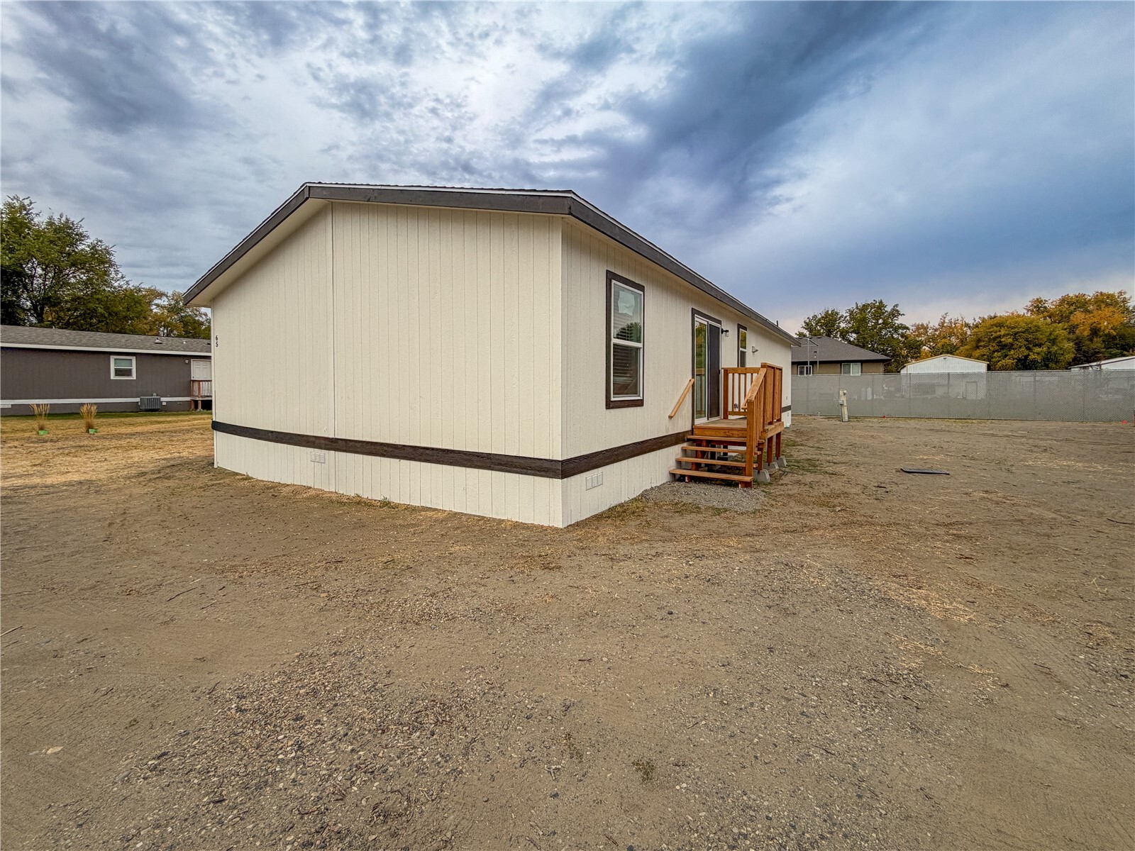 203106 E Bowles #65 Road 65 Property Photo 3