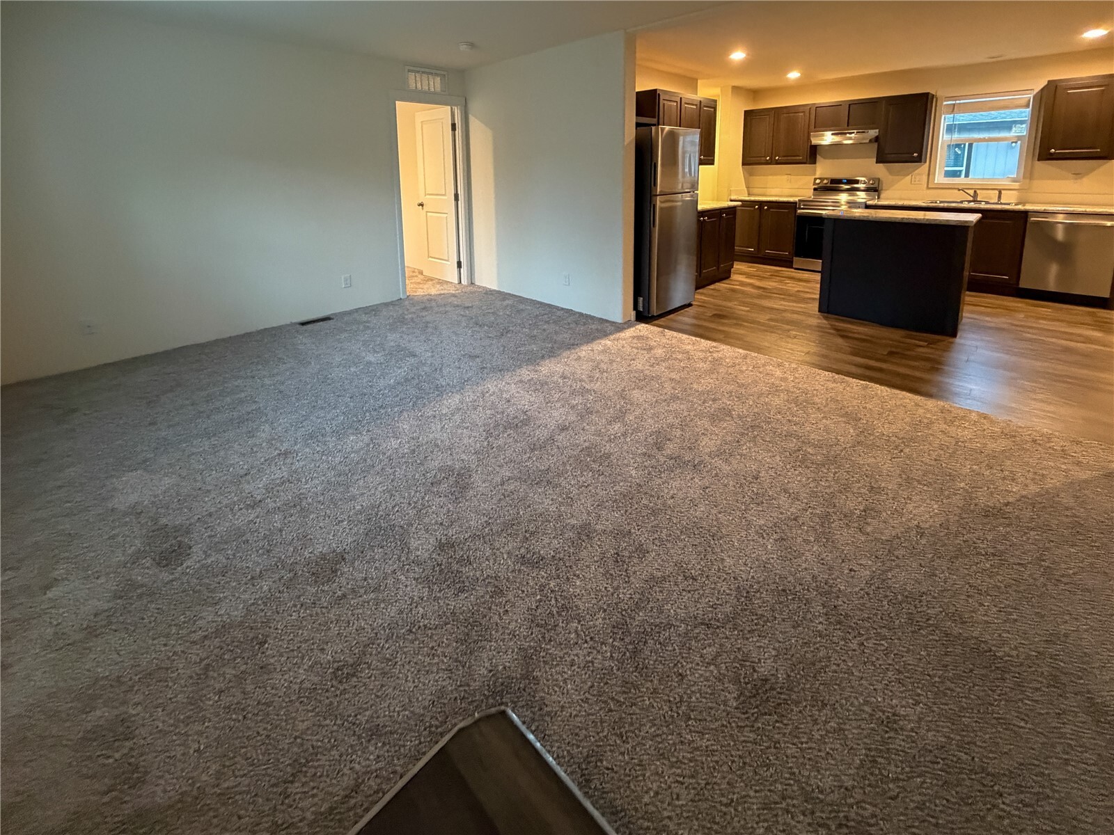 203106 E Bowles #65 Road 65 Property Photo 4