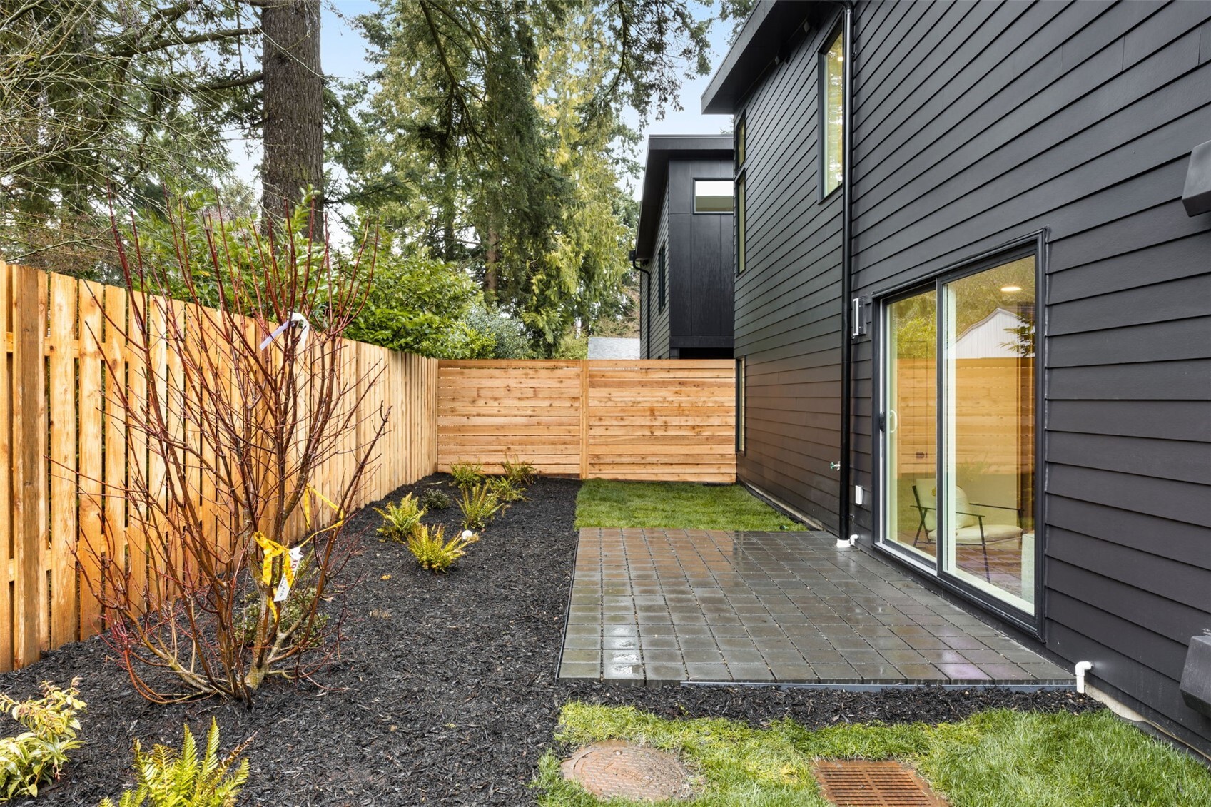 14039 Densmore Avenue Property Photo 23