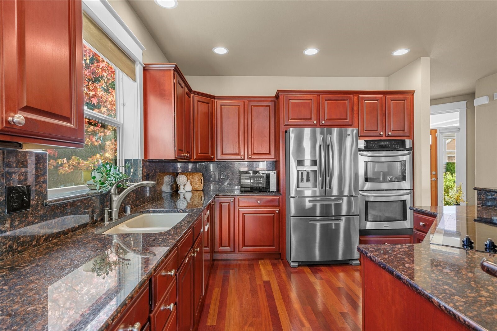 7274 Rosemount Circle Property Photo 4