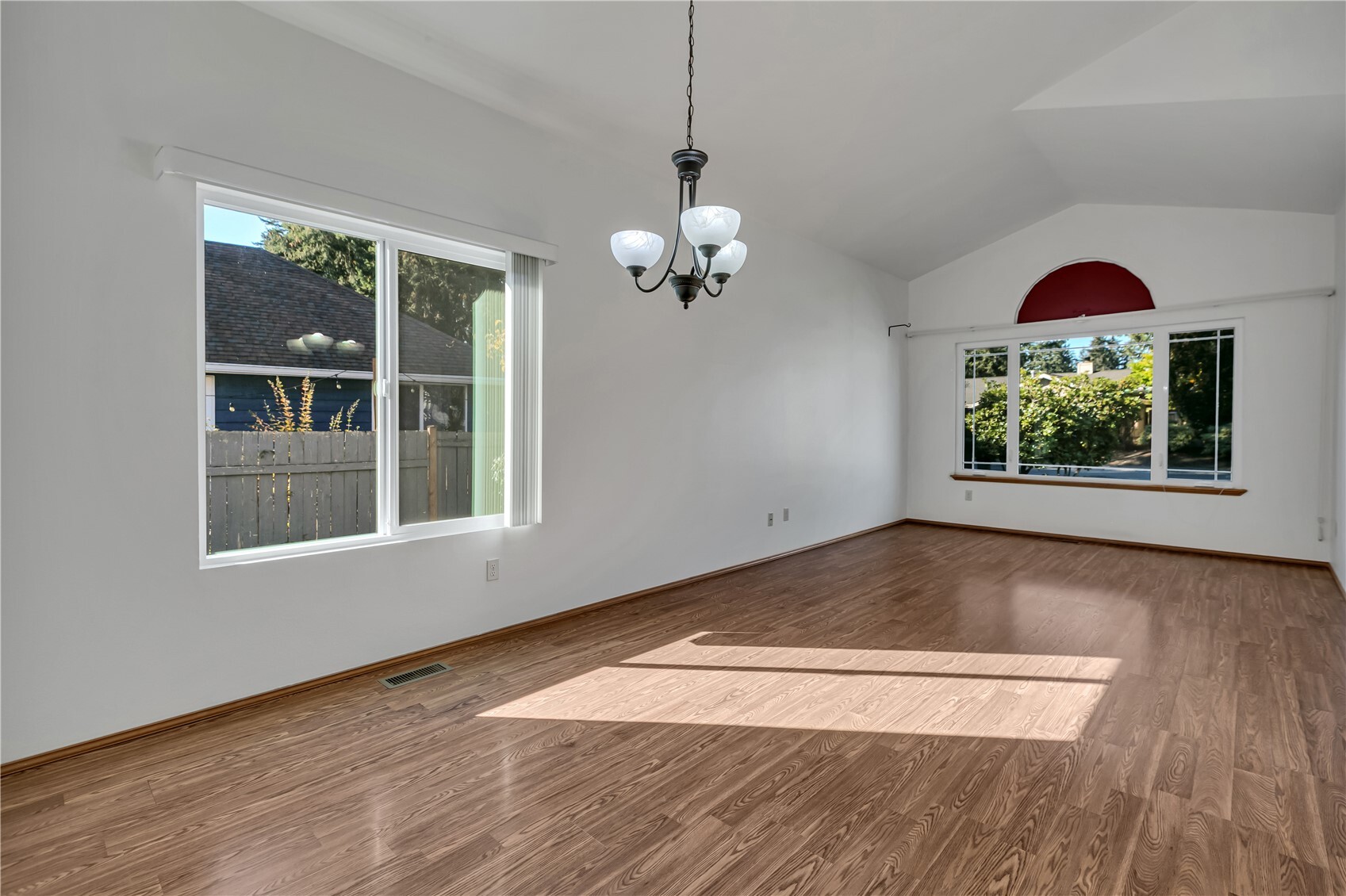18615 Se 259th Street Property Photo 8