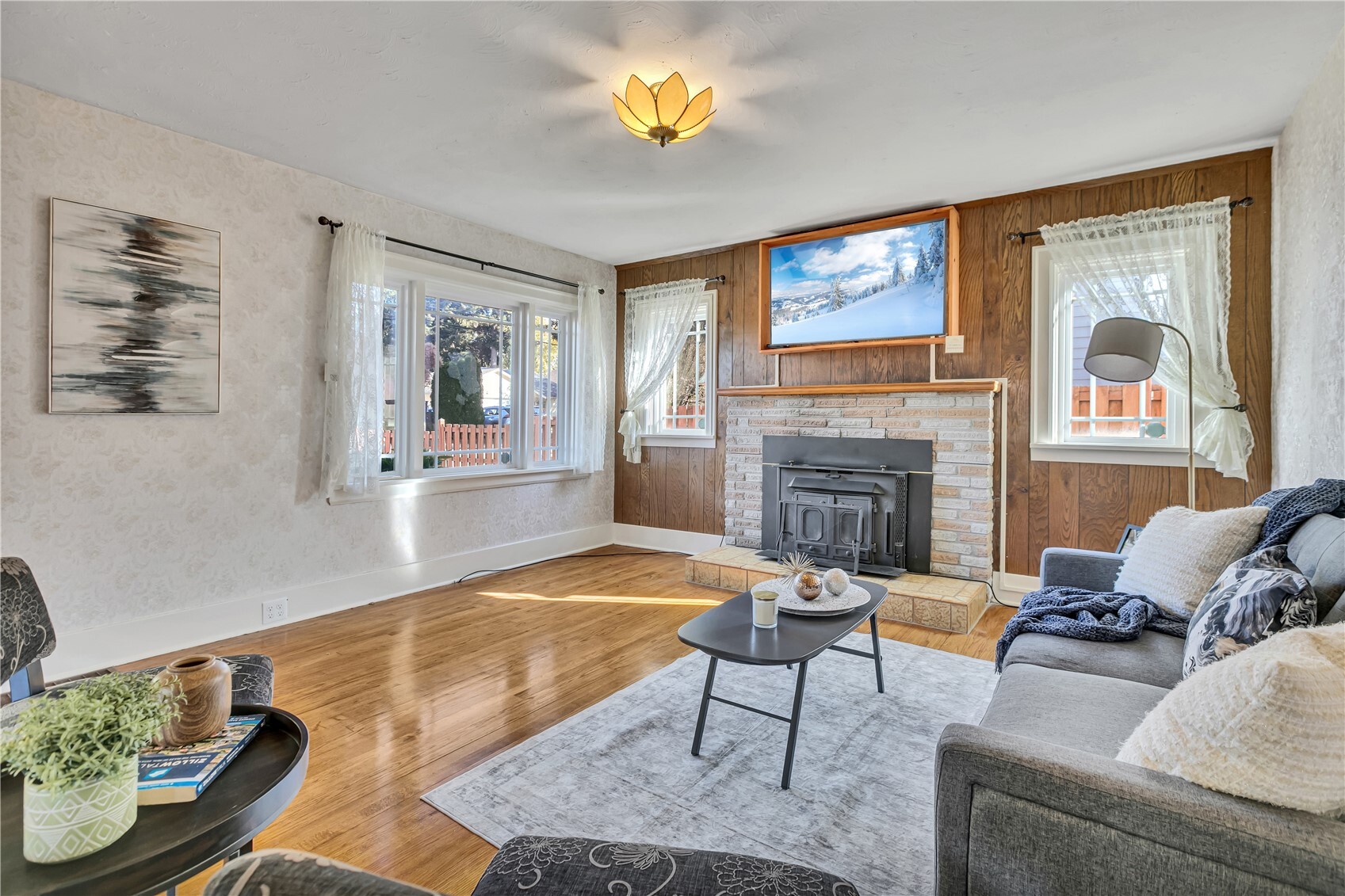 2411 Thurston Avenue Property Photo 6