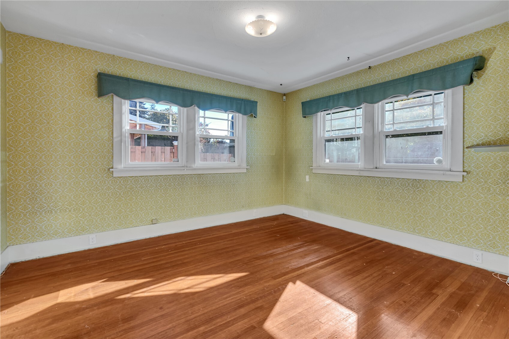 2411 Thurston Avenue Property Photo 17