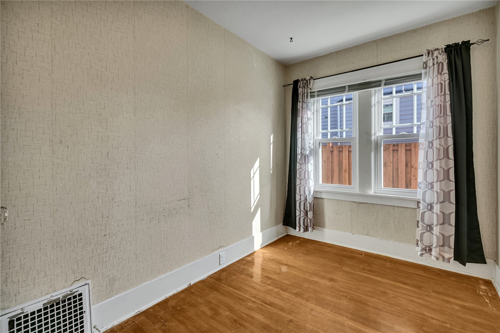 2411 Thurston Avenue Property Photo 20