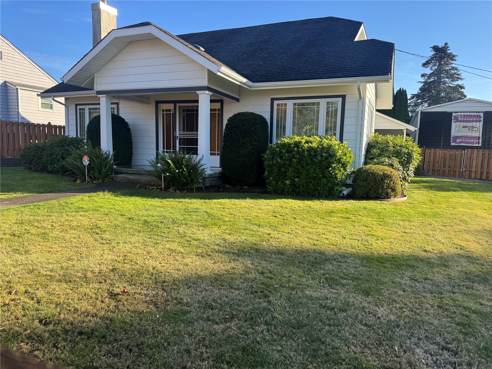 2411 Thurston Property Photo 1