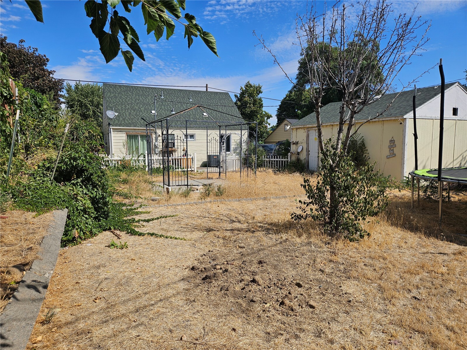 465 3rd Avenue Property Photo 14
