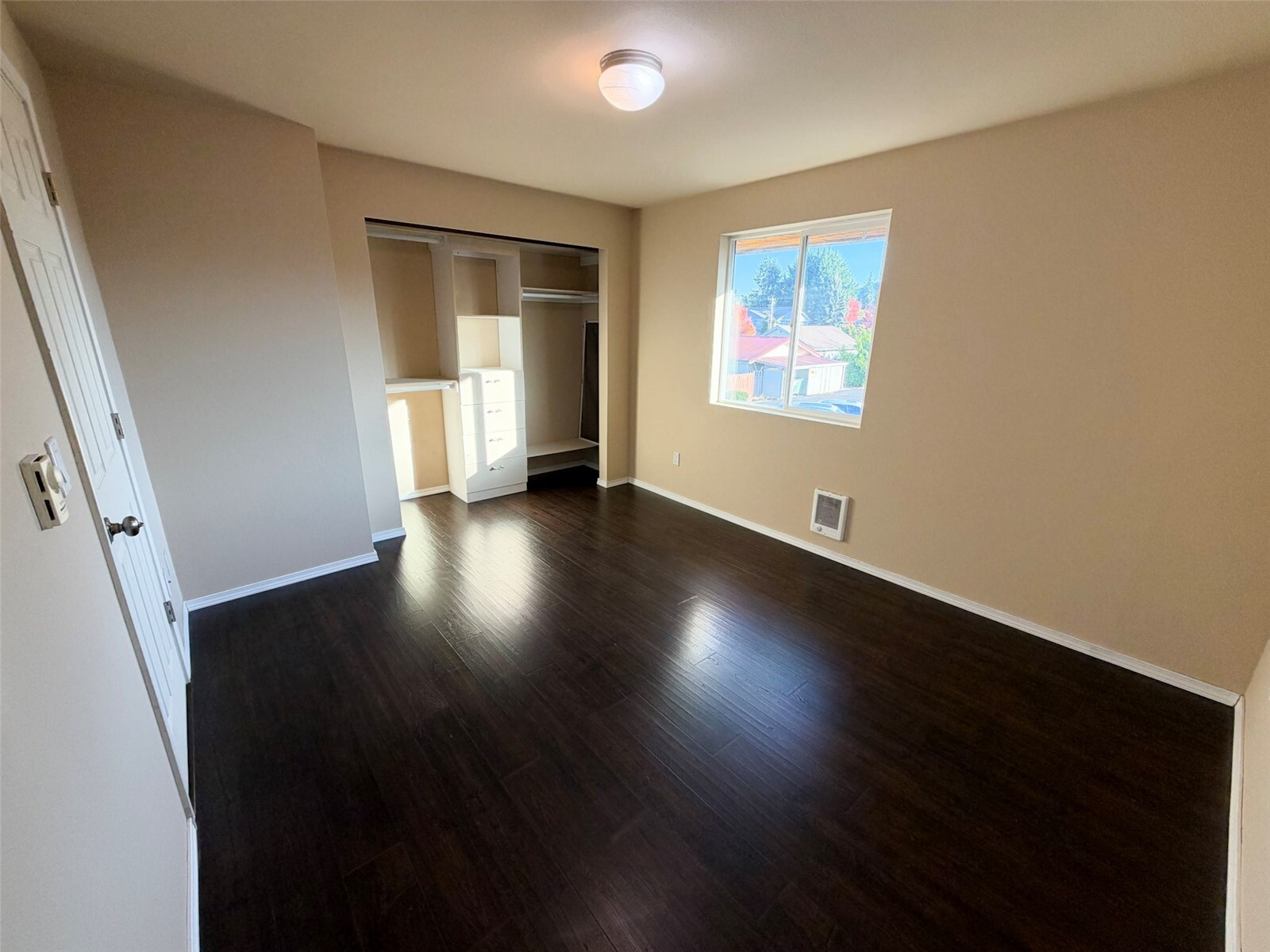 1529 E Division Street 13 Property Photo 13
