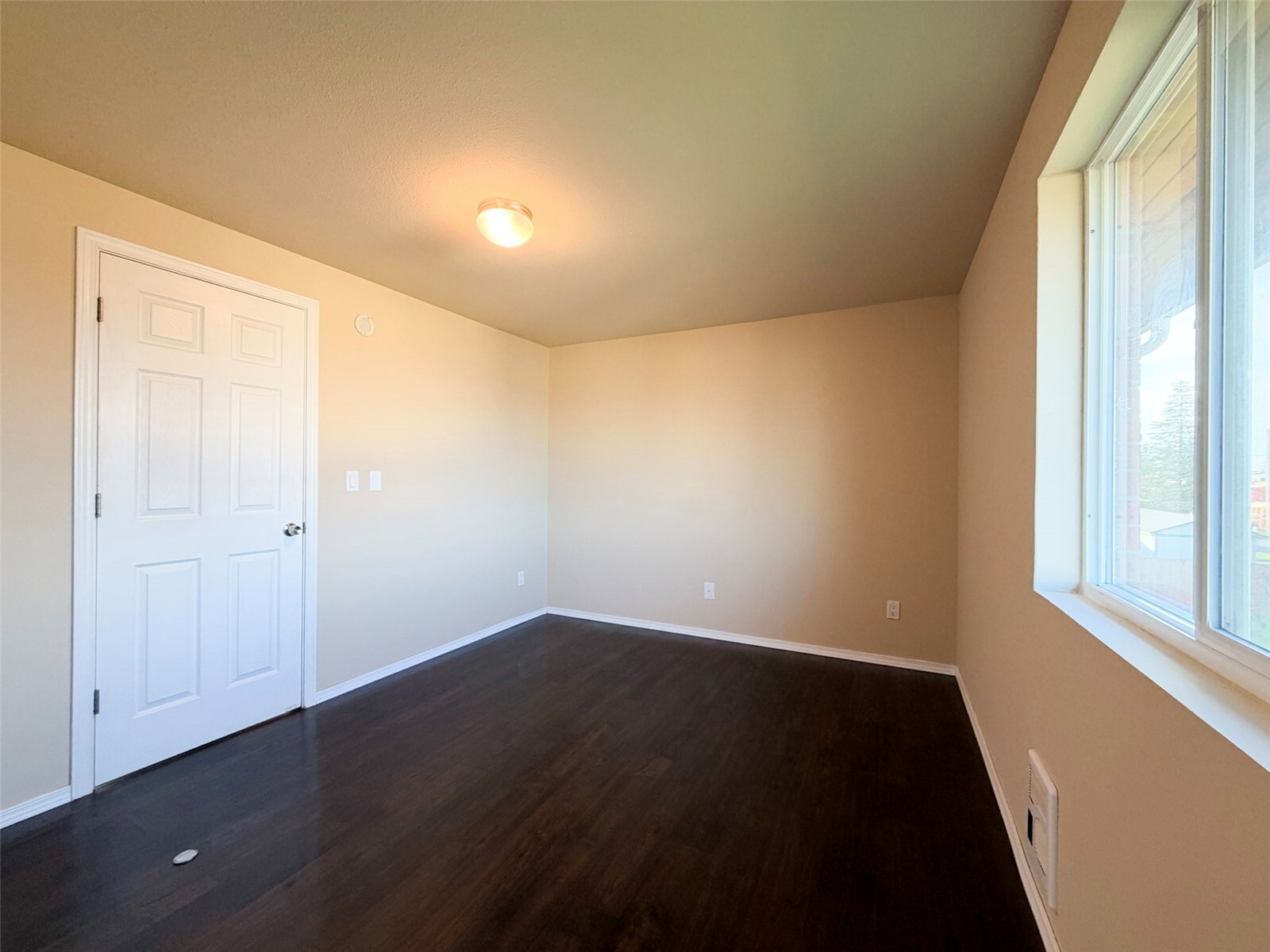 1529 E Division Street 13 Property Photo 20