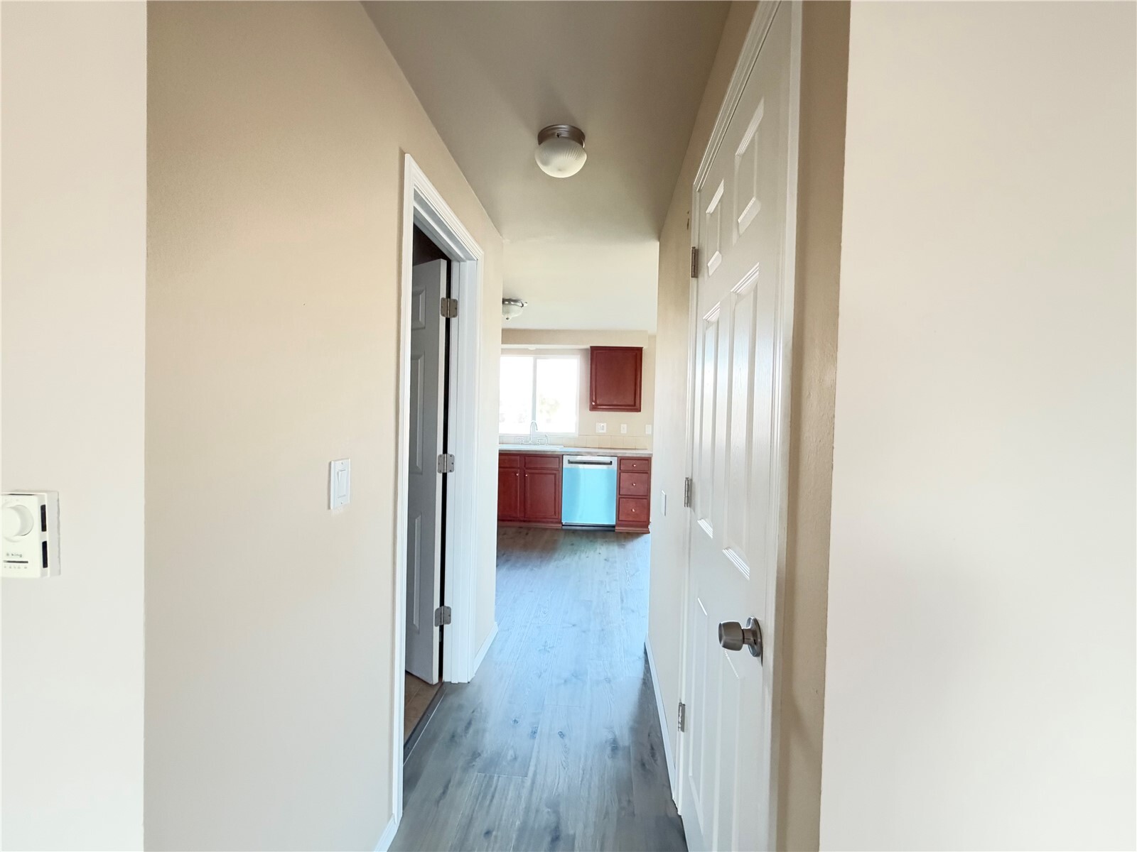 1529 E Division Street 13 Property Photo 23