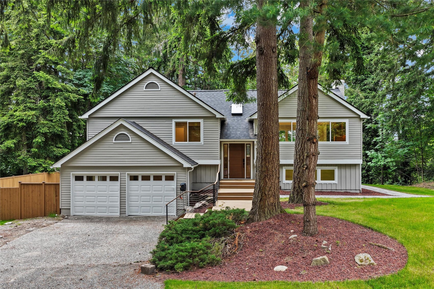 21229 Ne 14th Place Property Photo 1