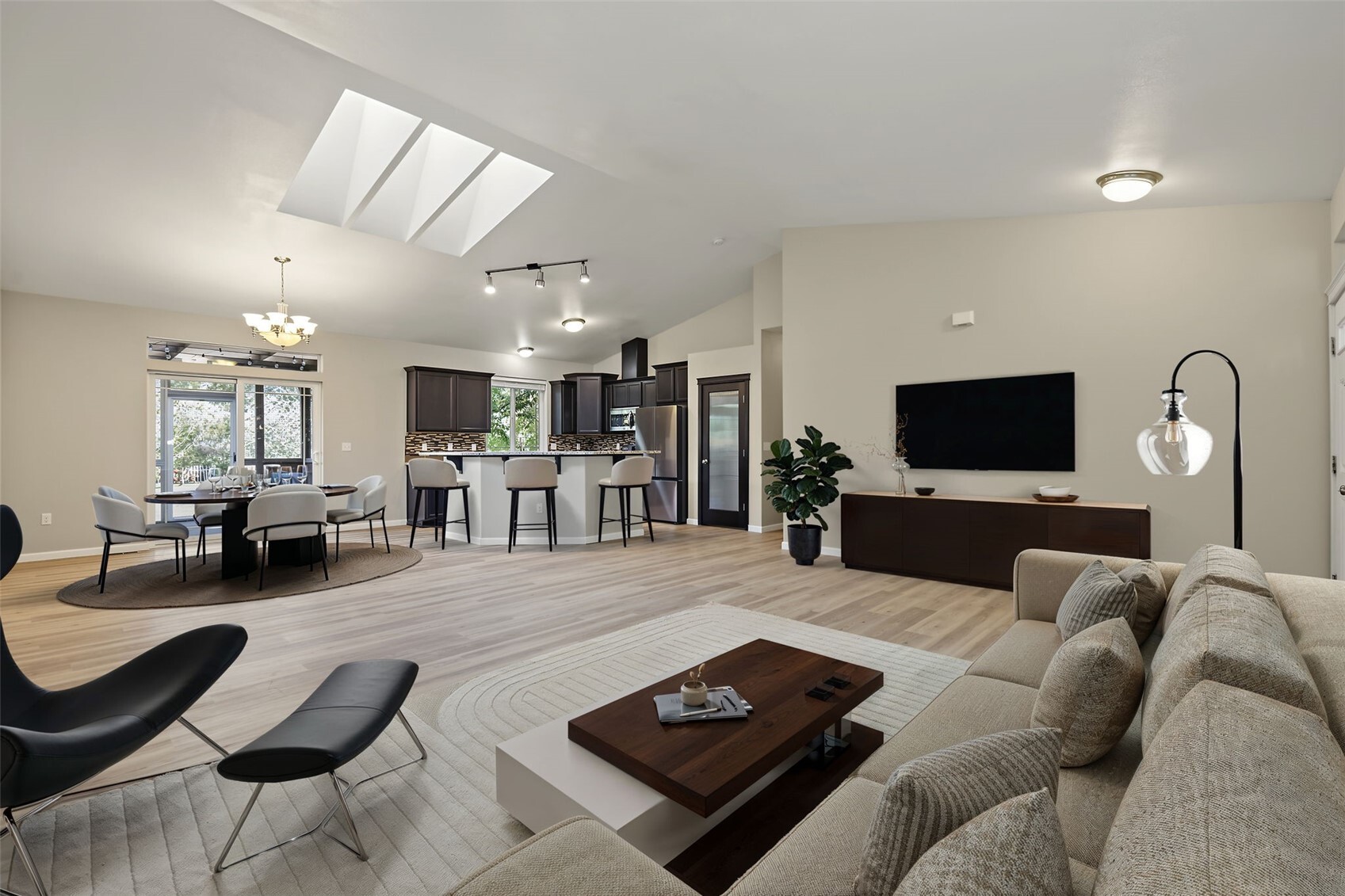 2911 112th Avenue Property Photo 5