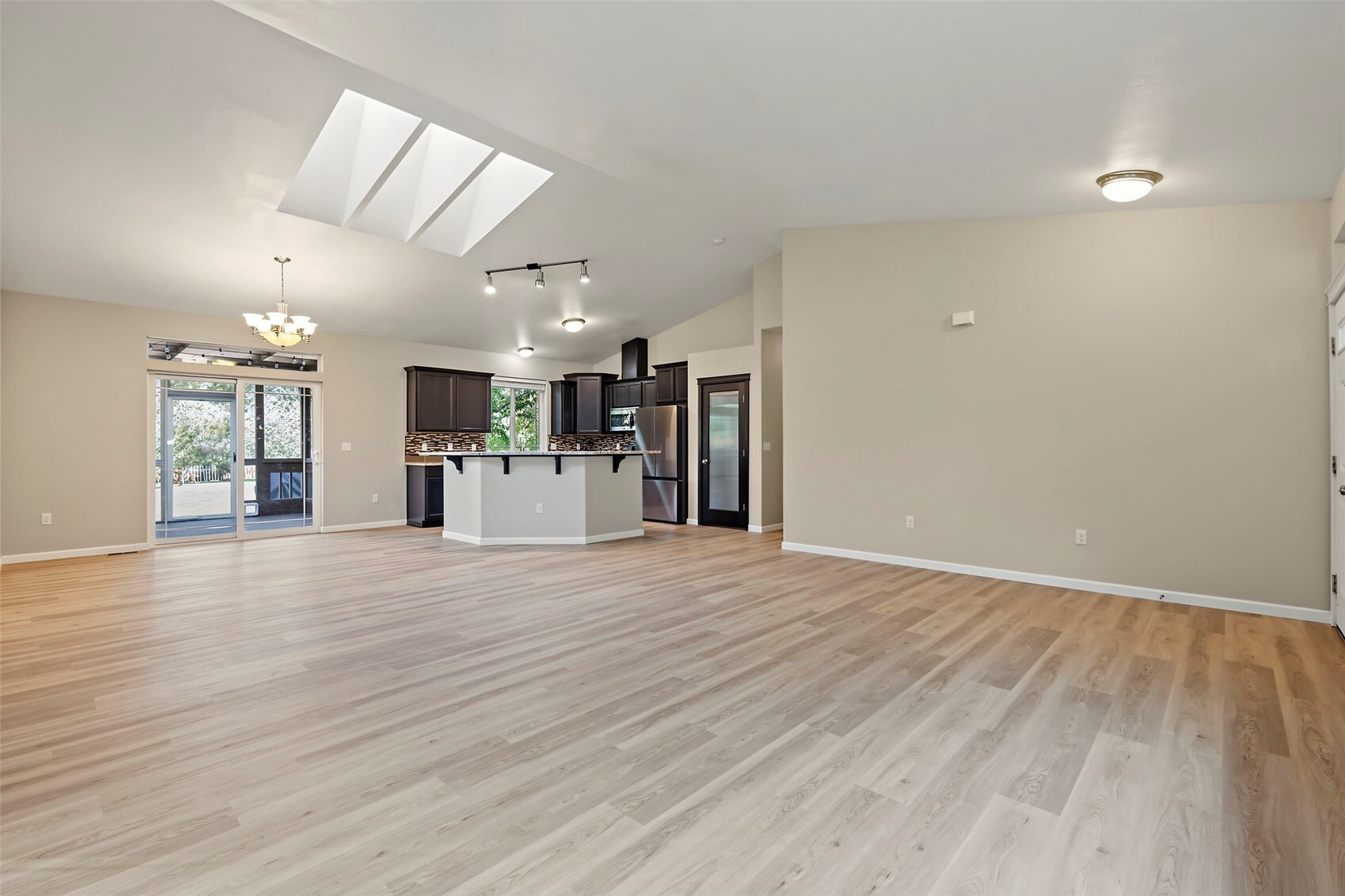 2911 112th Avenue Property Photo 7