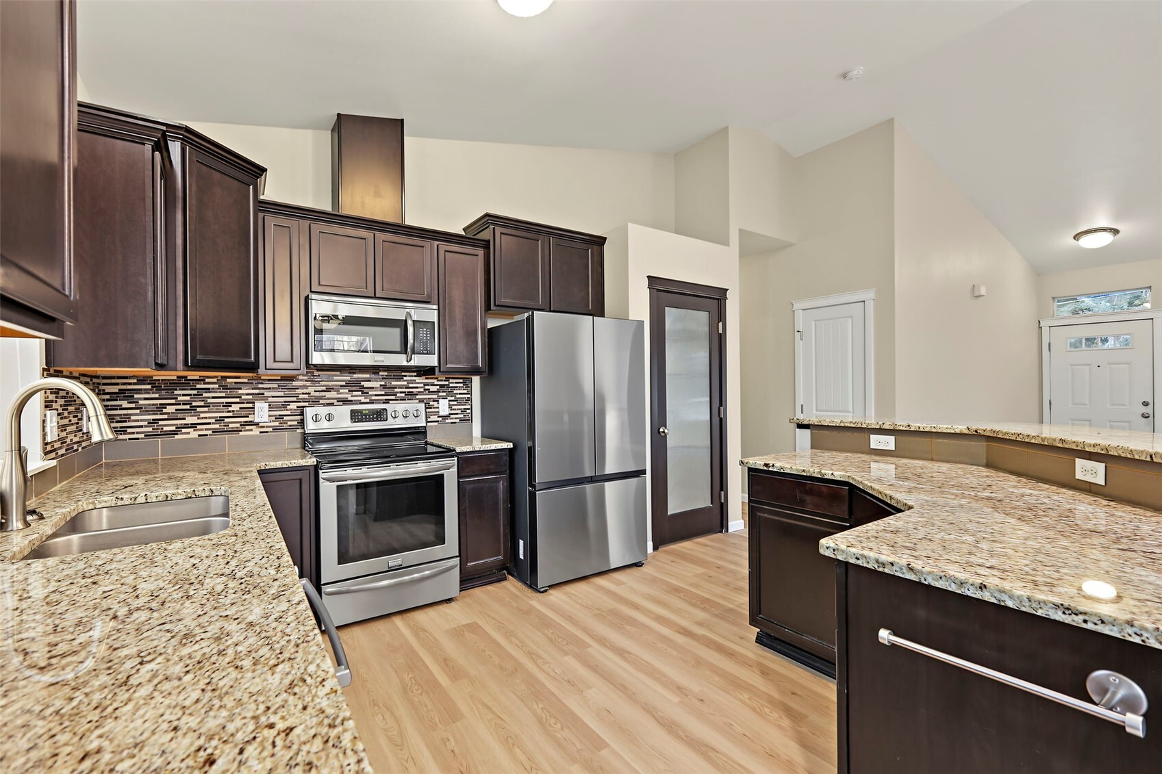 2911 112th Avenue Property Photo 9