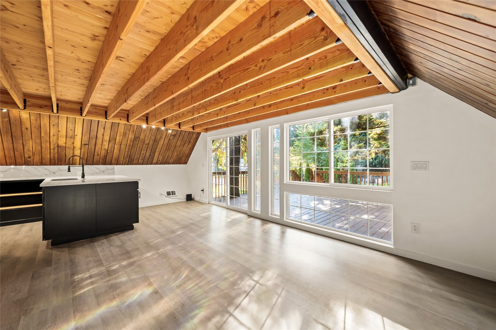 1407 Shuksan Drive Property Photo 6