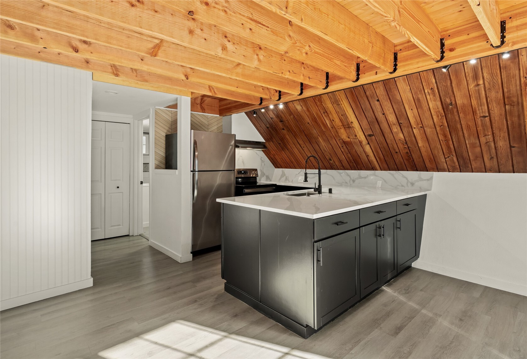 1407 Shuksan Drive Property Photo 9