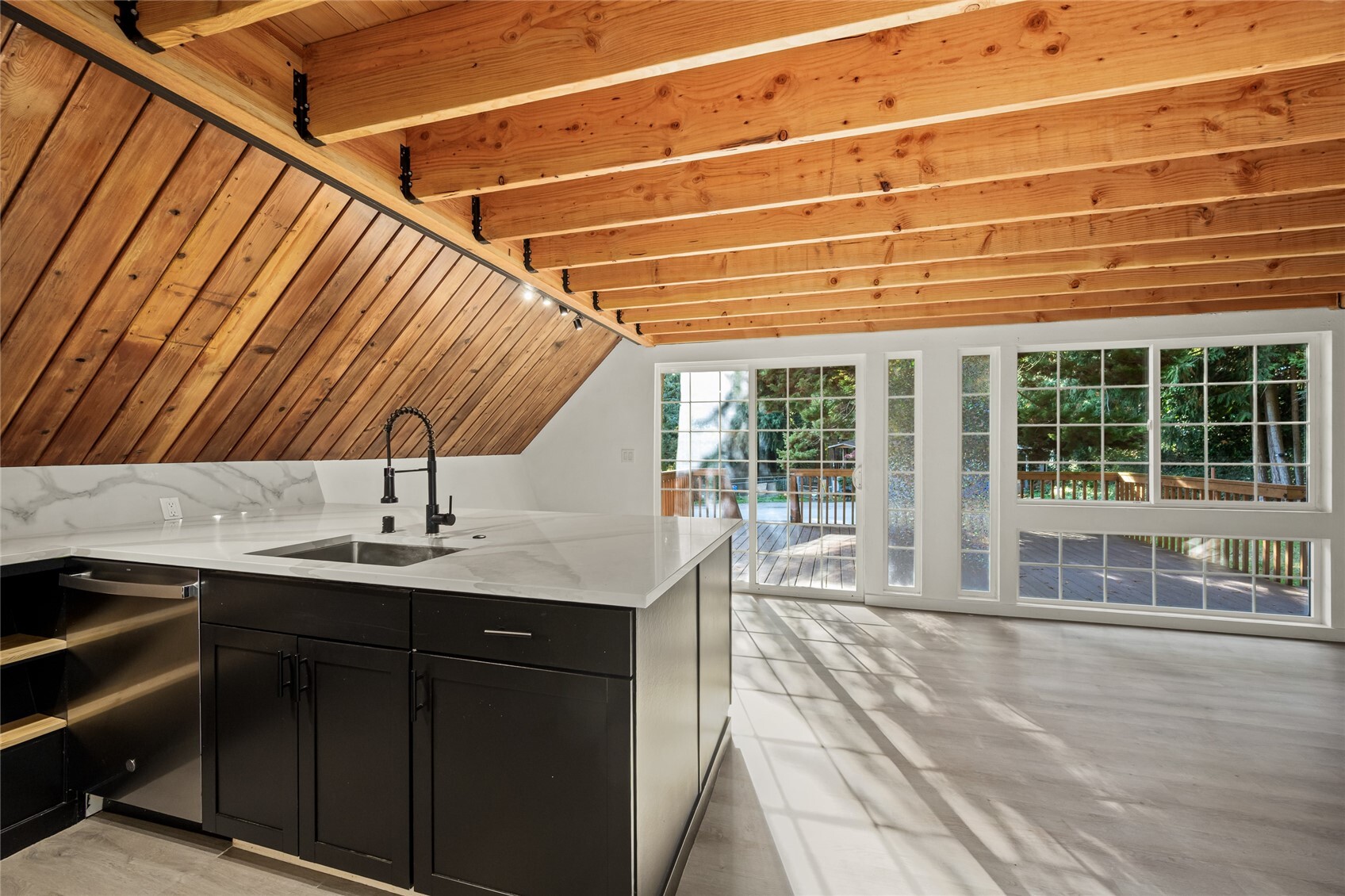 1407 Shuksan Drive Property Photo 12