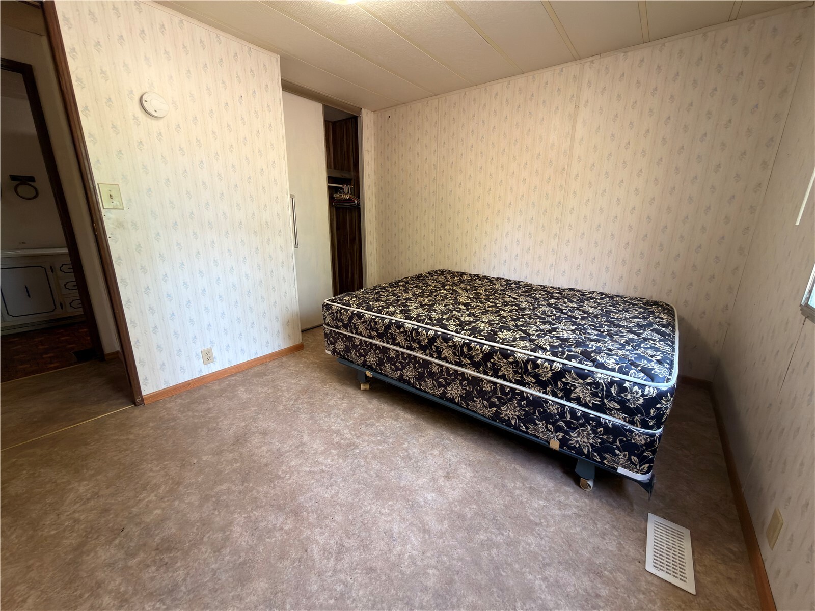 24 Hubbert Road Property Photo 22