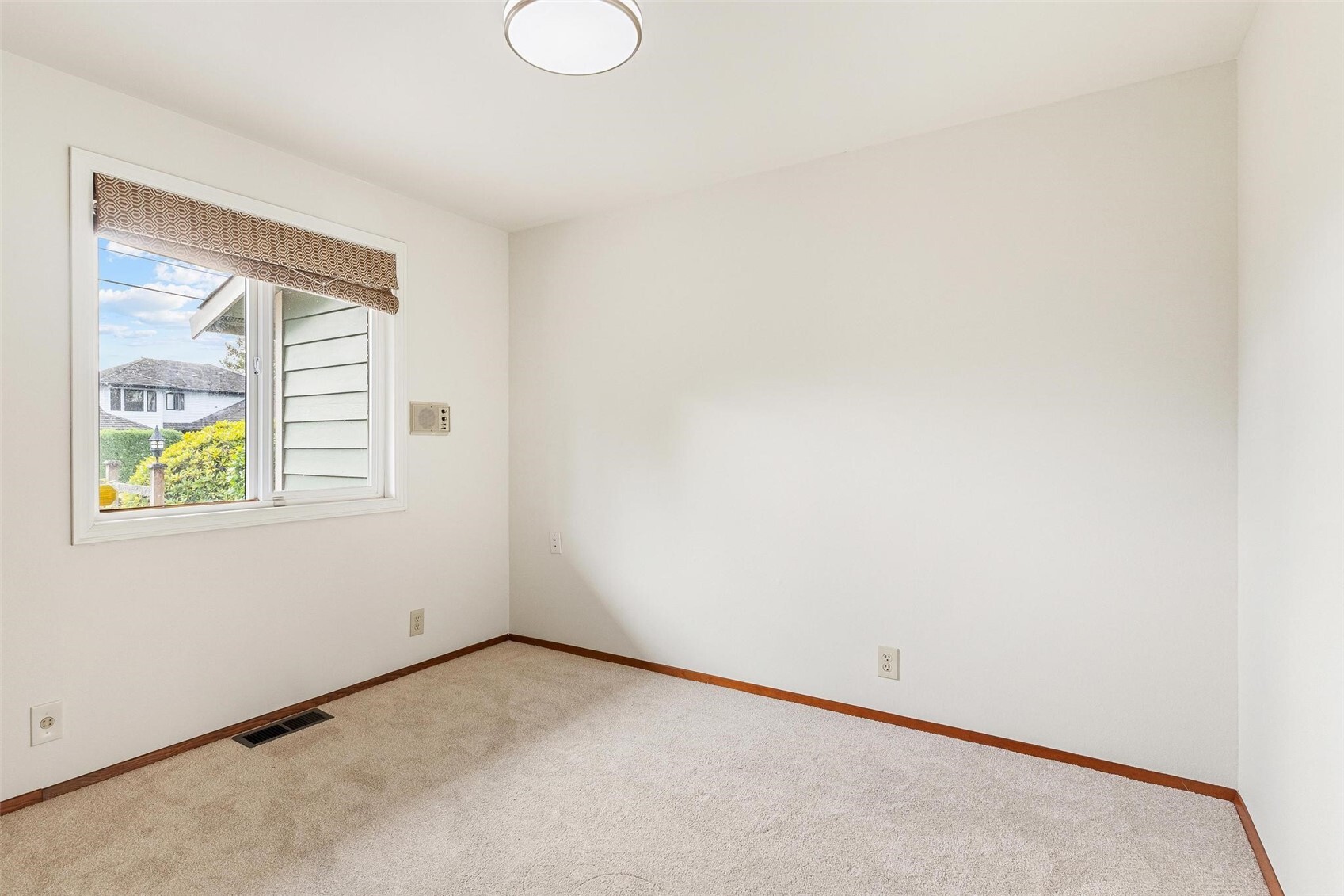 18805 94th Avenue Property Photo 18