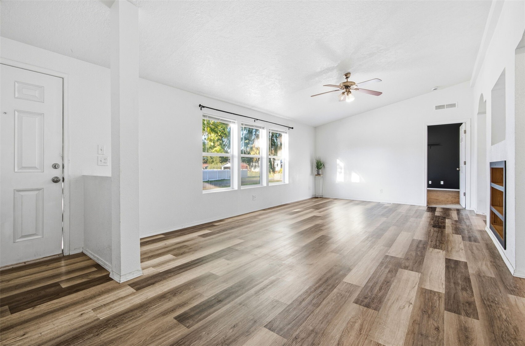 320 S 2nd Street Property Photo 4