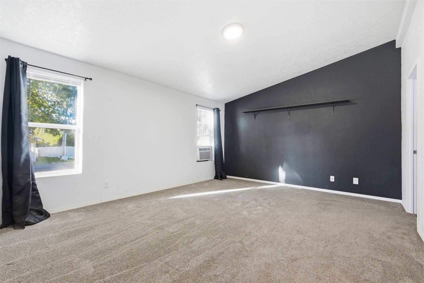 320 S 2nd Street Property Photo 14
