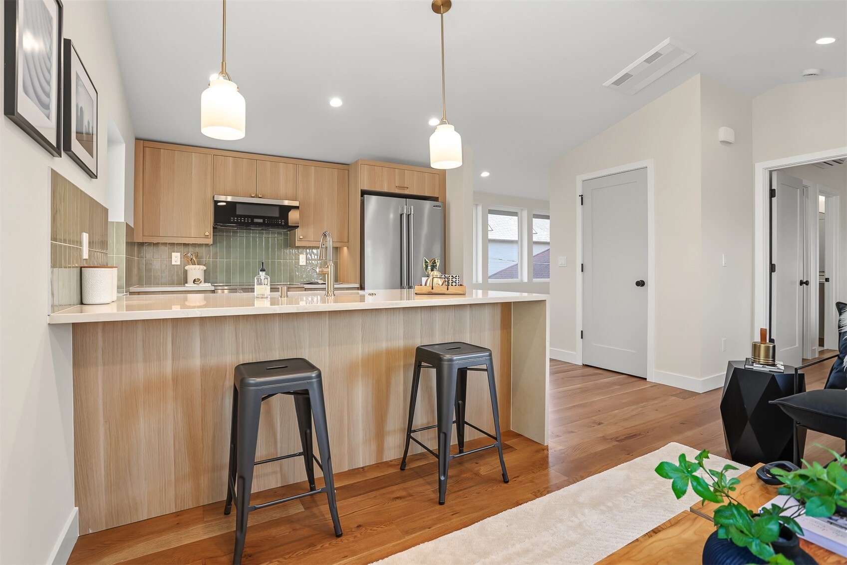 2412 Queen Ann Avenue Property Photo 7