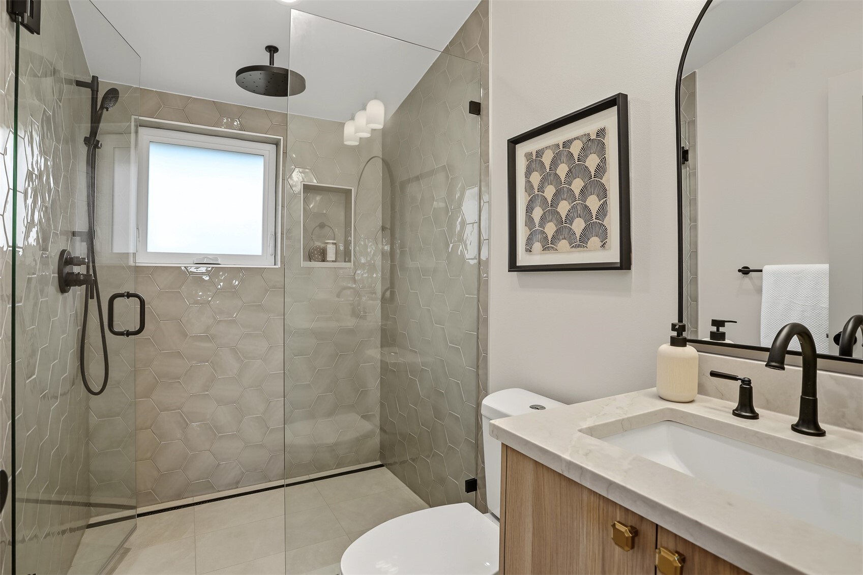 2412 Queen Ann Avenue Property Photo 12