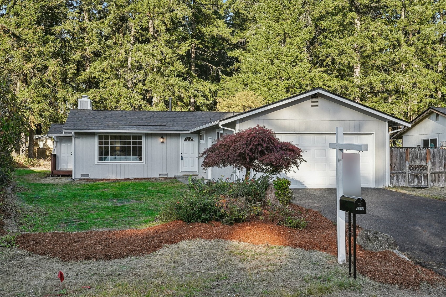 5815 SE Pennswood Court Property Photo 1