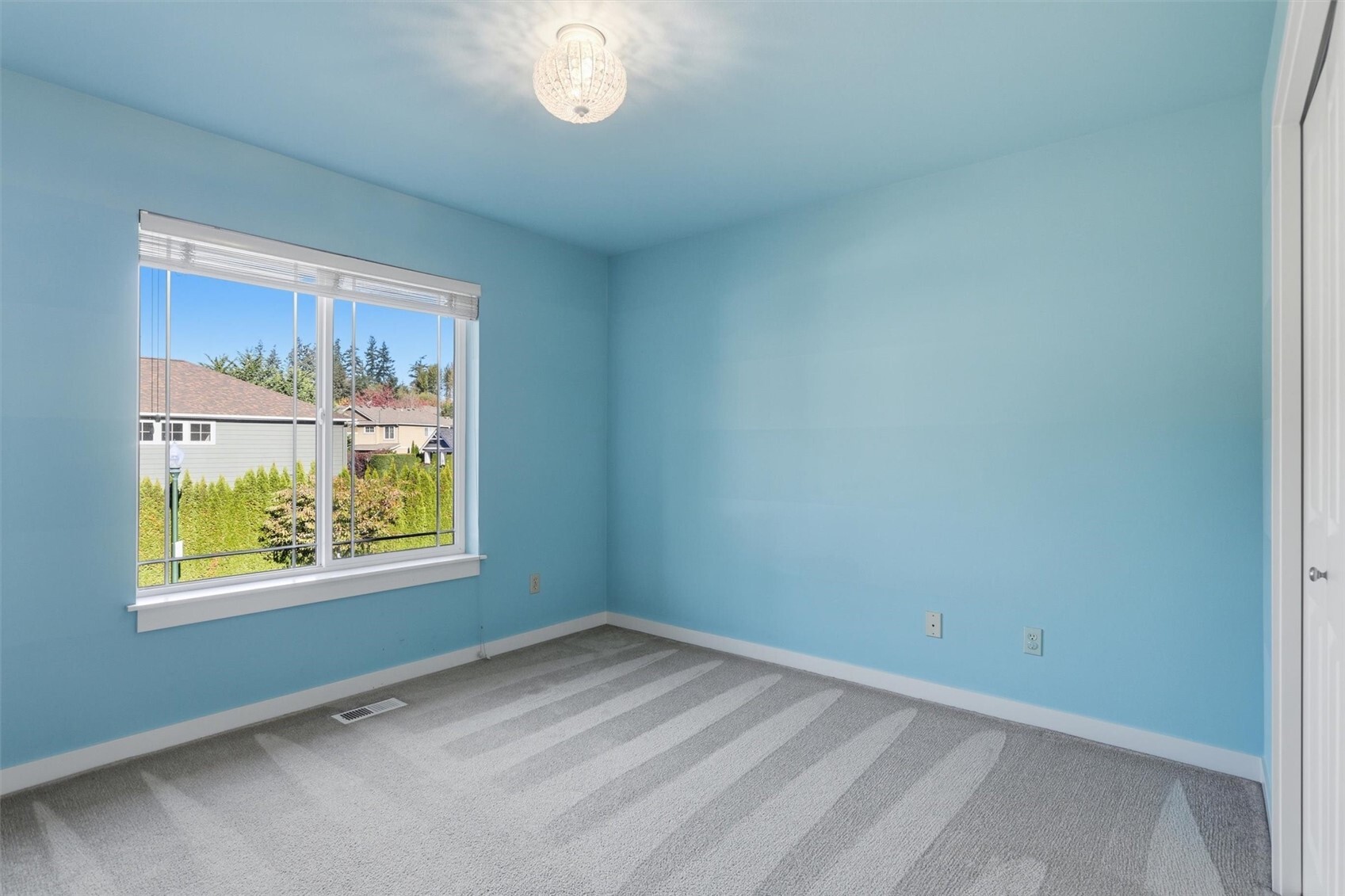 4566 Finch Street Property Photo 23
