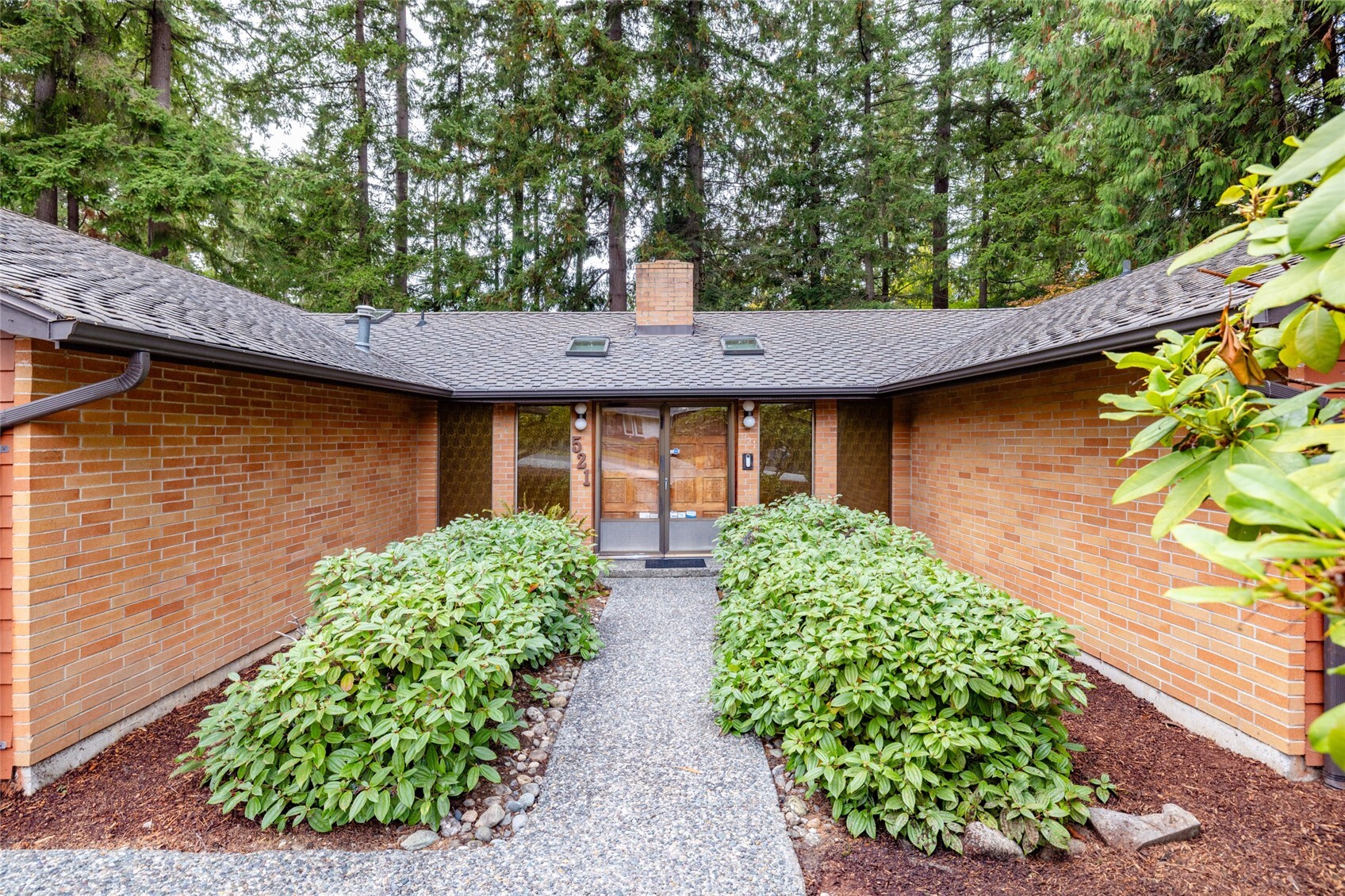 521 Shoshone Drive Property Photo 4