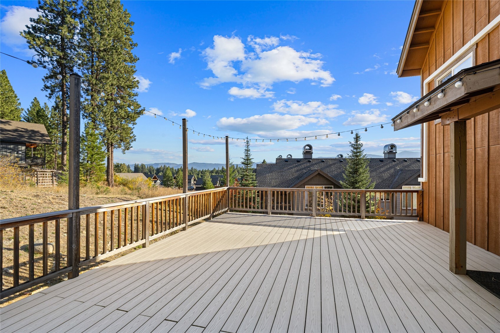 130 Flagstone Lane Property Photo 4
