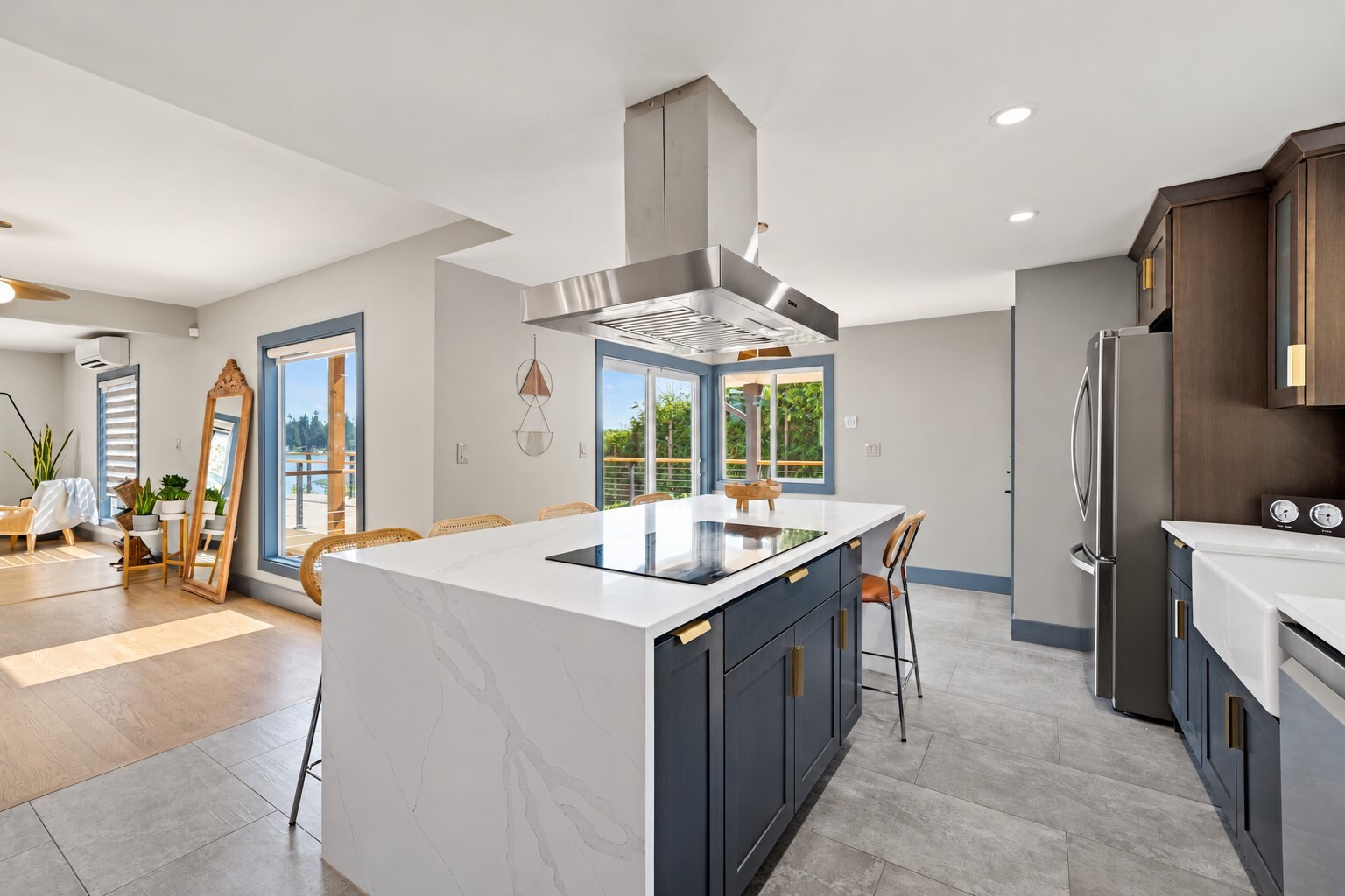 95 W Shore Avenue Property Photo 3
