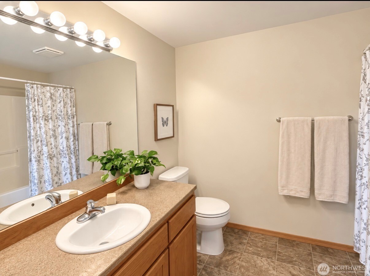 576 Saddle Rock Loop Property Photo 9