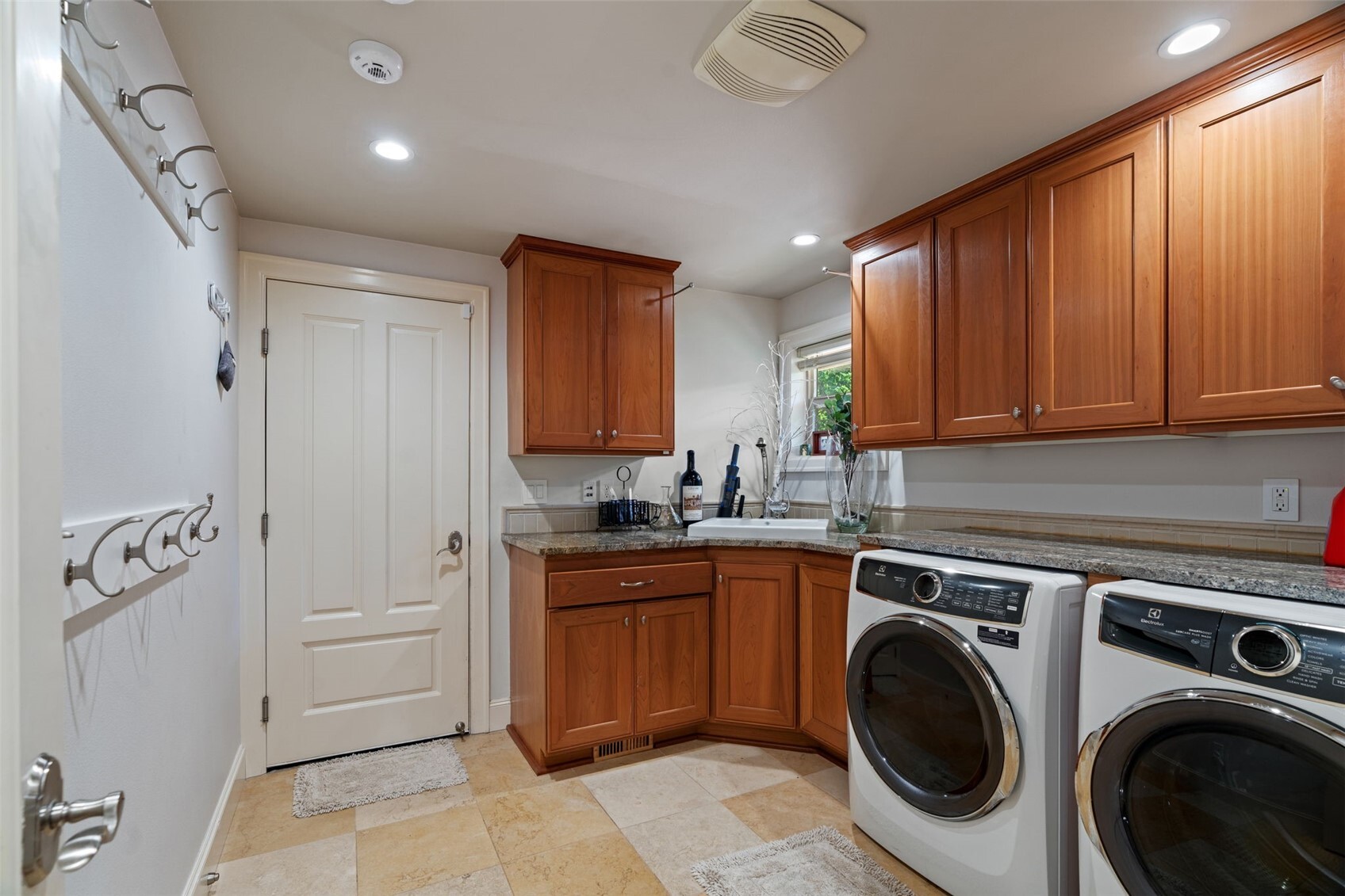 8723 Talbot Road Property Photo 28