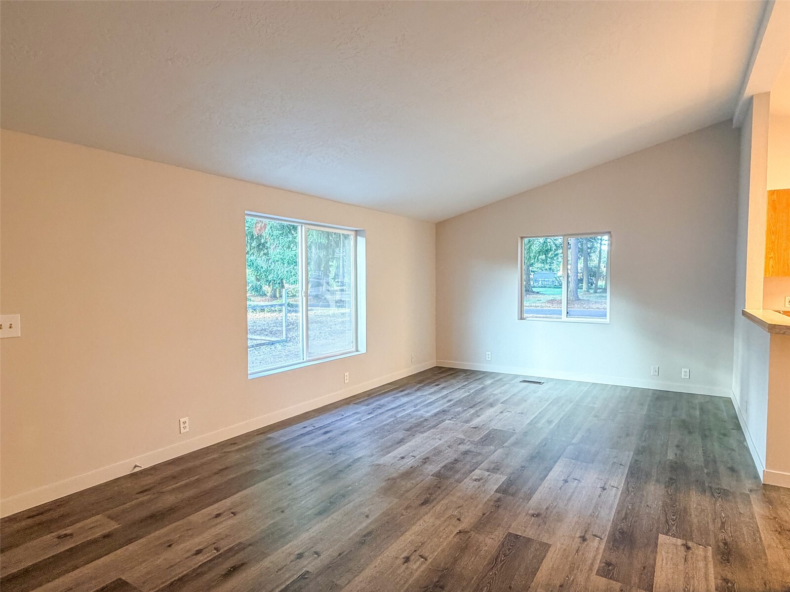 611 Cedar Avenue 21 Property Photo 4