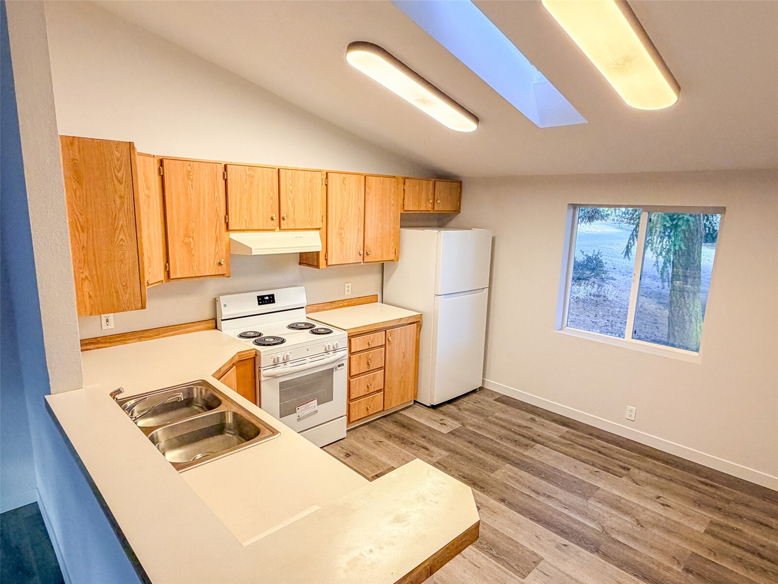 611 Cedar Avenue 21 Property Photo 8