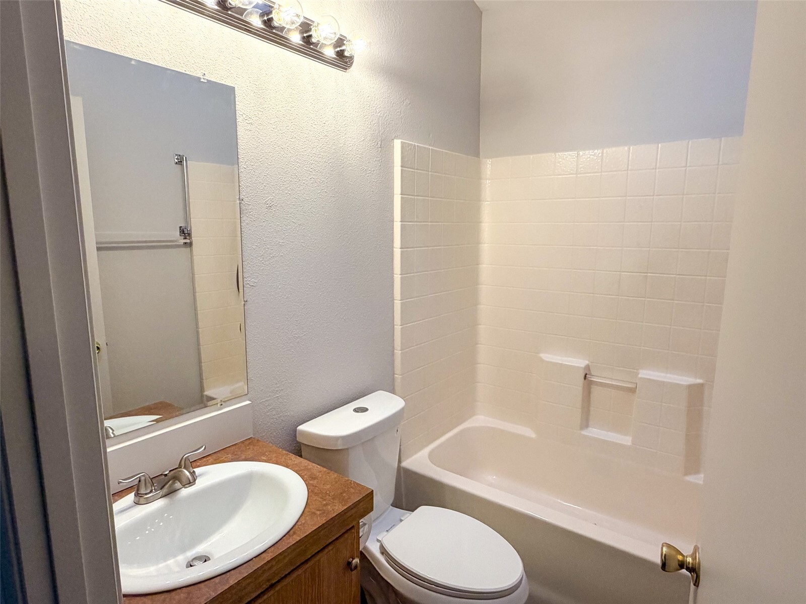 611 Cedar Avenue 21 Property Photo 17