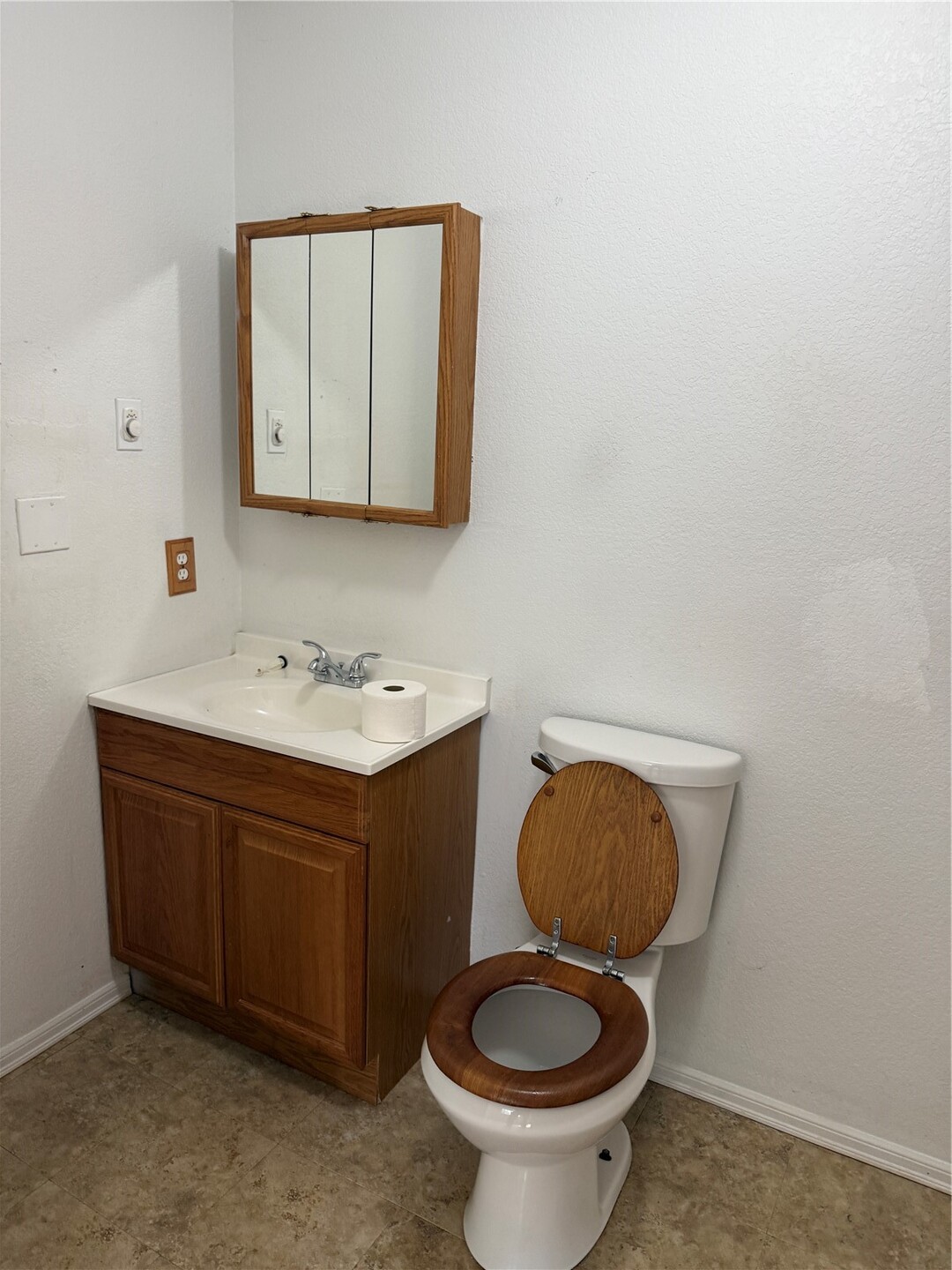 11 Ne Skipper Court Property Photo 5