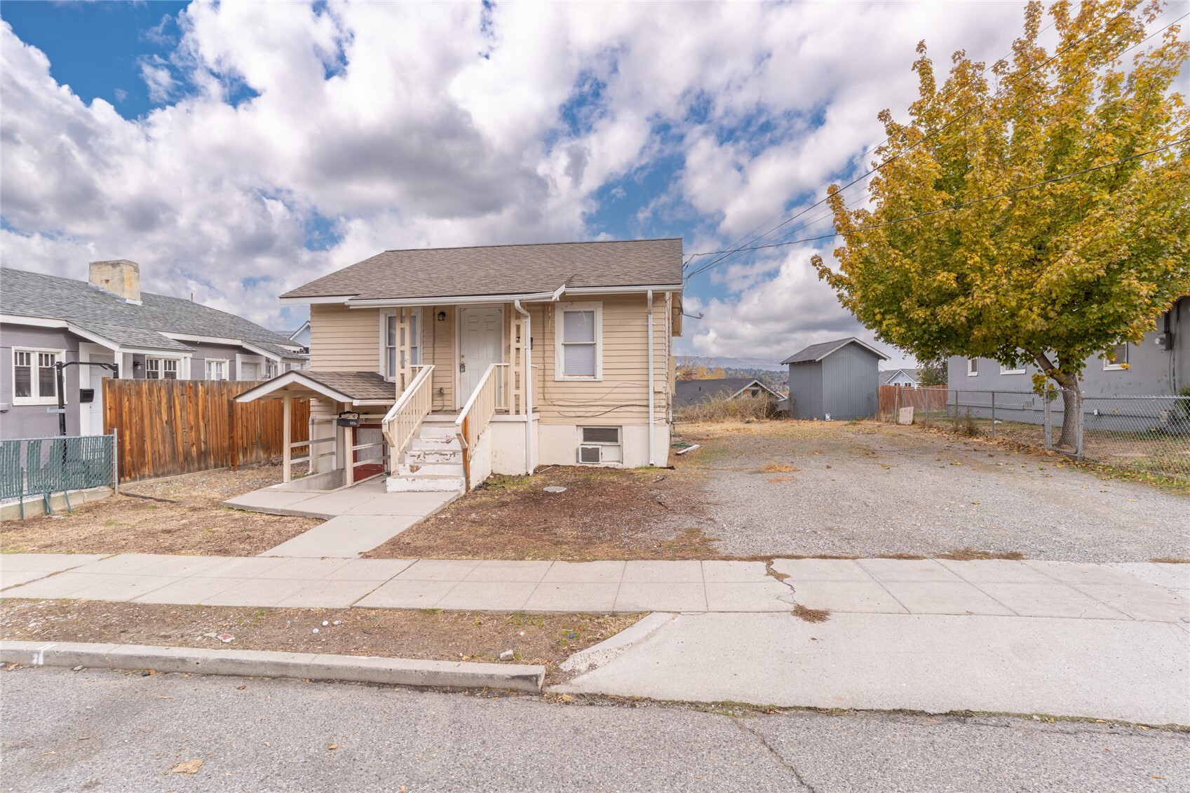 331 S Malaga Avenue Property Photo 20