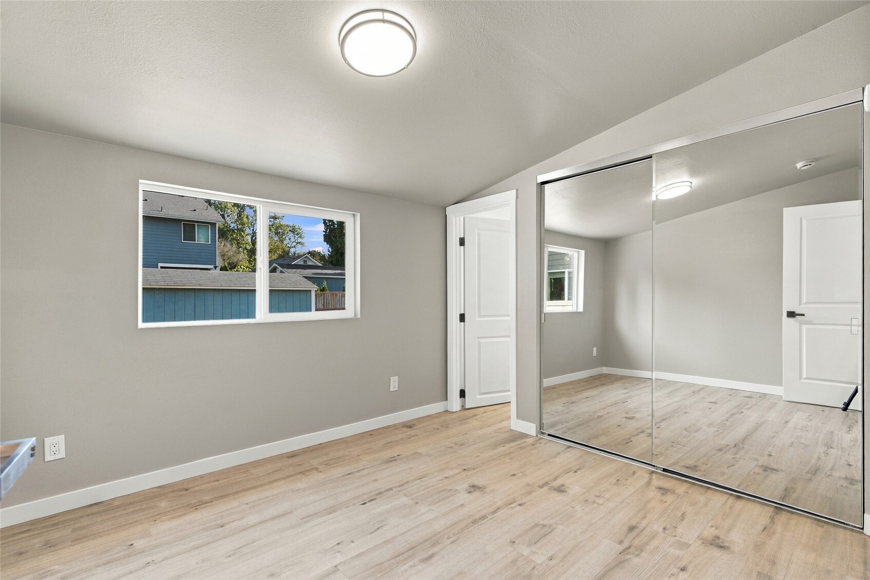 13036 56th Avenue Property Photo 11