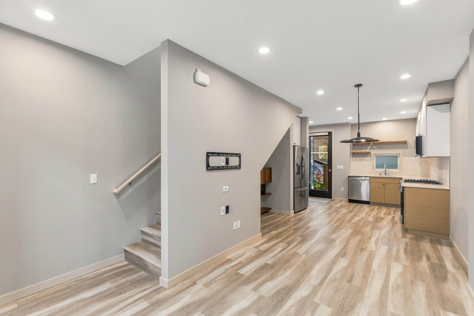 304 N 107th Street Property Photo 10