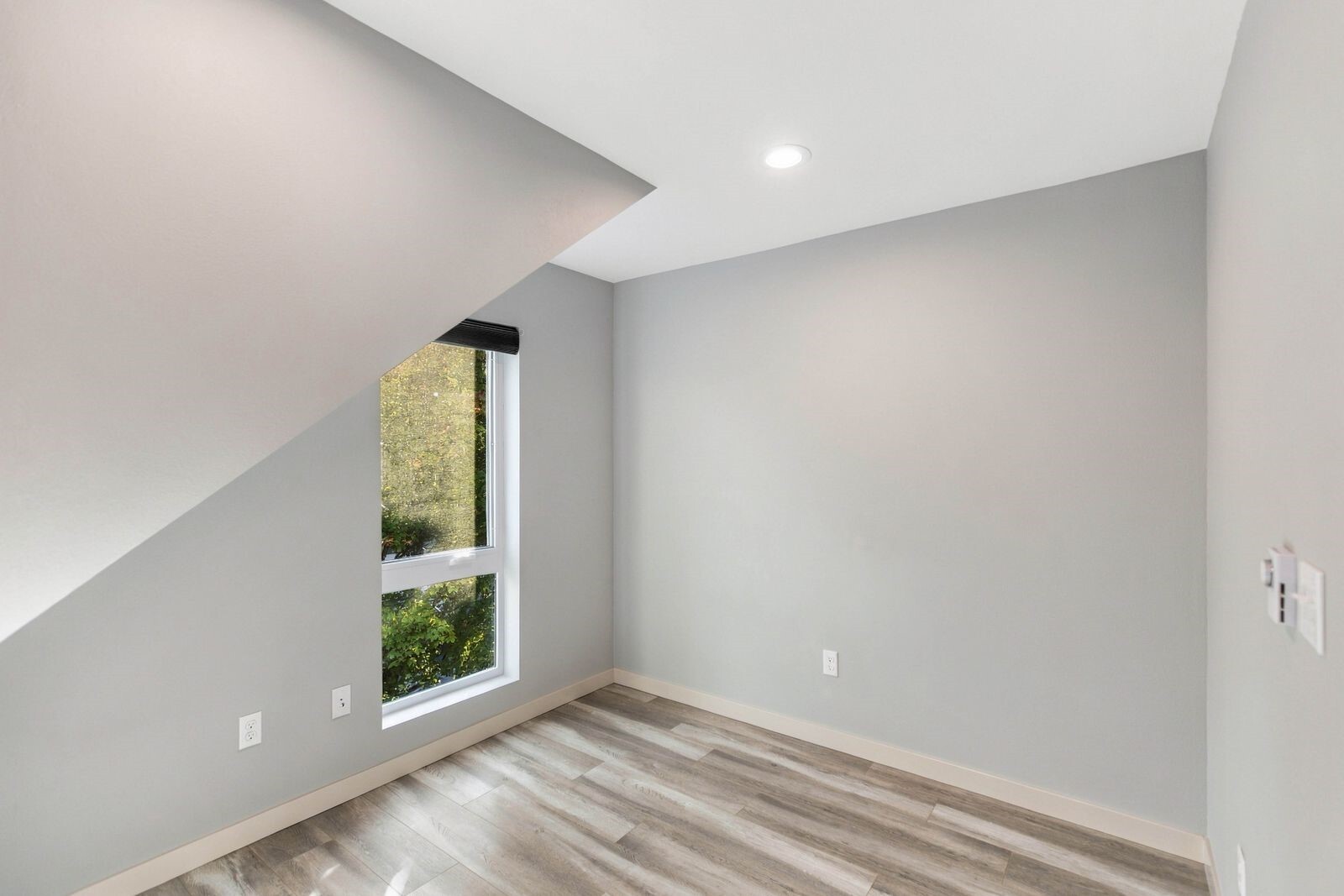 304 N 107th Street Property Photo 12