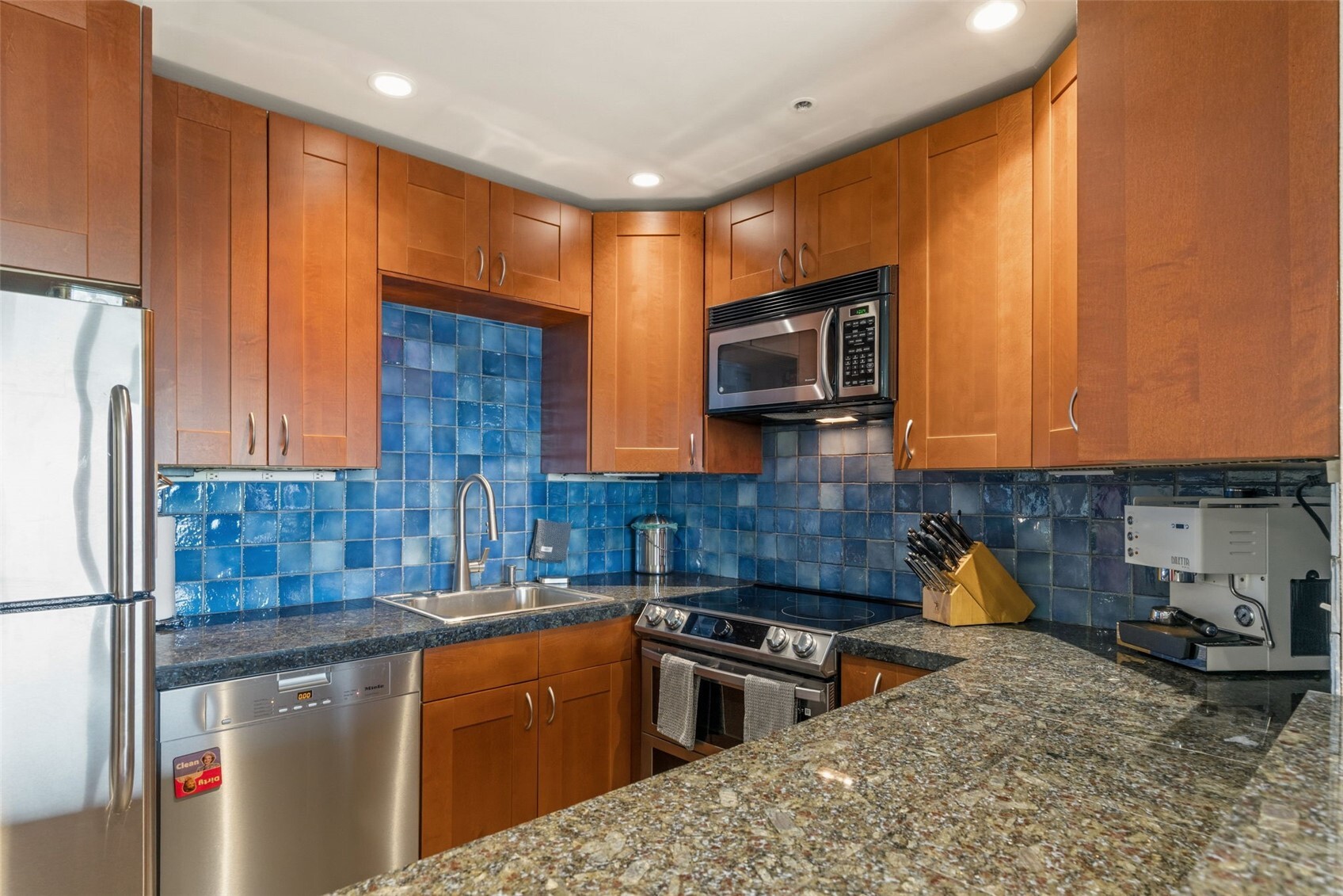 511 E Roy Street 409 Property Photo 15